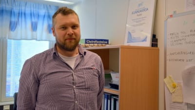 Mikael Åkerblom, kosthållschef på Korsholms kommun.