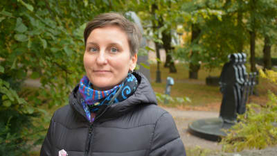 Tanja Kavander i höstvädret i Åbo.