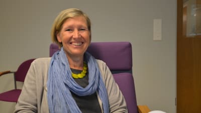 Eivor Sommardahls specialområde är myndigheternas svenska och hon är en av experterna i Språkväktarna.