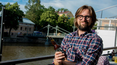 Mikael Sangder.