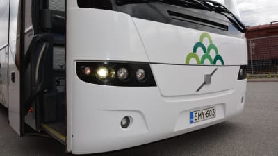 Skärgårdsbussen utanför Logomo.