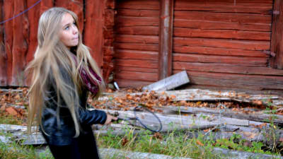 Linnea Skog spelar badminton hemma i Söderveckoski i Borgå.
