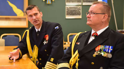Arvi Tavaila och Kjell Törner på Nylands brigad.
