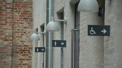 Toaletterskyltarna i Arken. 