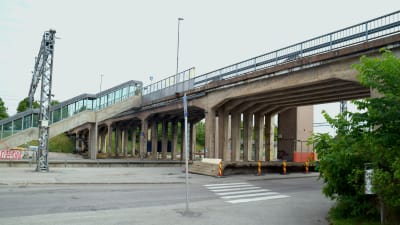 Ställningar vid bygget av Karis järnvägsbro.