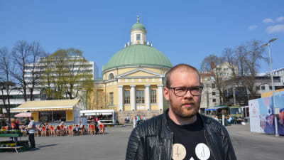 Granskningsingenjör Andreas Salonen vid Åbo stad.