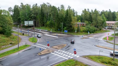 Korsningen Söderkullavägen, Eriksnäsvägen, Nya Borgåvägen där det planeras en rondell