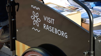 Visit Raseborg-logga syns på cykeln.