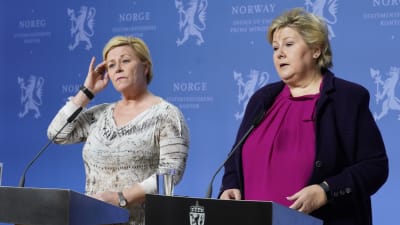 Finansminister Siv Jensen och statsminister Erna Solberg under en presskonferens i Oslo i mars 2019.
