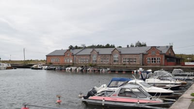 Granitborgen i Hangö, Östra hamnen.