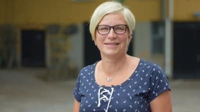 Porträttbild av Yvonne Carlberg. 