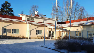 Hälsostationen i Mouhijärvi en fin vinterdag.
