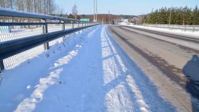 Bro över motorvägen i Gammelby i Lovisa.