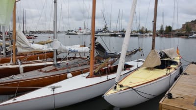Spanska exkungen Juan Carlos tävlingsbåt förtöjd i Hangö.
