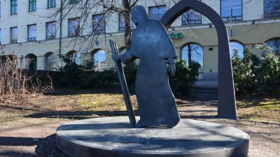 Olav den helige-staty i Olofsparken i Åbo.