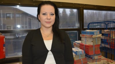 Katja Myyryläinen är enhetschef på Pasi-Jakelut som hör till koncernen Suomen Suoramainonta.