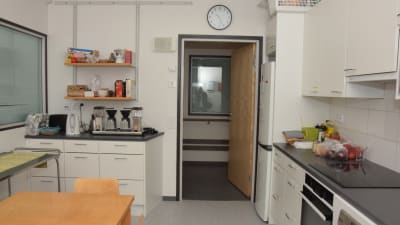 Köket på Raseborgs mentalvårdscenter där bland andra ergoterapeuterna jobbar med klienterna.