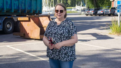 En kvinna.