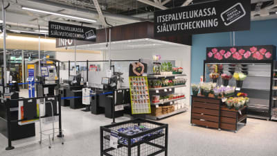Självutcheckningskassorna vid K-supermarketbutiken i Östermalm i Borgå
