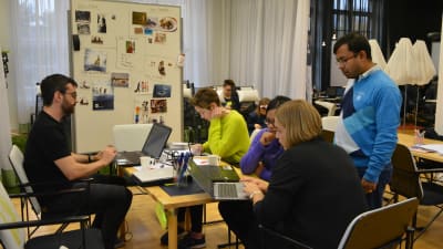 Studerande på Nasa Space Apps Challenge i Vasa.