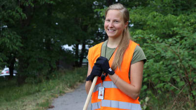 Anna-Maria Märsynaho hjälper ordna talko.