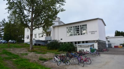 Yttermalax skola.