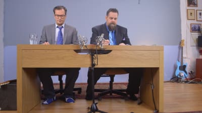 André Wickström och Stan Saanila i programmet Detta om detta bakom skrivbordet