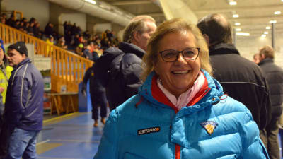 Jutta Berg sköter om matchprotokollet