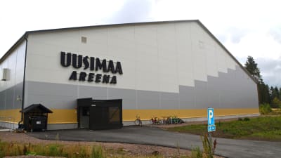 Stor bild på uusimaa areena utifrån.