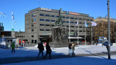 Frihetsstatyn på torget i Vasa.