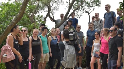 En grupp finländare och kineser i en av Hongkongs naturparker 