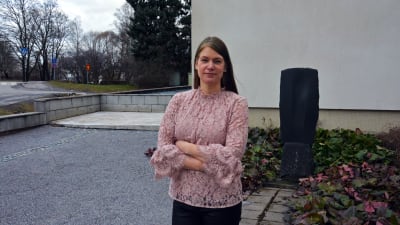 Filosofie Magister Anne-Maj Åberg utanför Åbo Handelshögskola