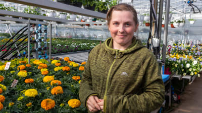Cassandra Wikström i växthus.