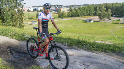 Jesper Lindahl i kokonbacken