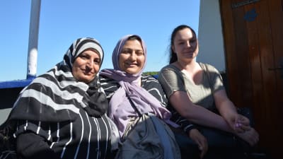 Eklas Radhi, Shaymaa Wahid och Jeanette Ghadir. 