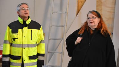 Söderkulla kyrka taklagsfest - kyrkoherde Helene Liljeström och arkitekt Juhani Aalto