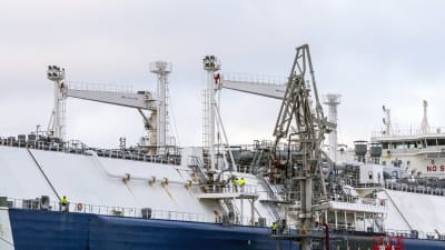 LNG-laiva Exemplar kansirakenteita.