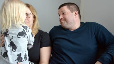Jani Keskitalo tillsammans med frun Hanna och dottern