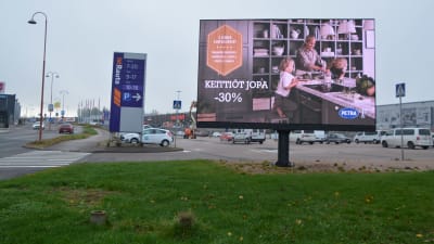 Reklamtavla vid Kungsporten i Borgå