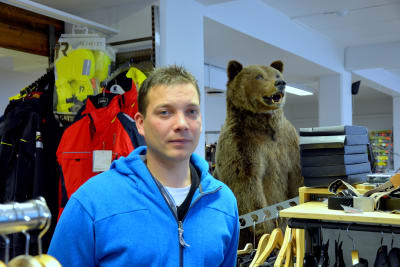 Andreas Högback säljer jakt- och fiskeutrustning i Vasa