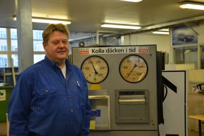 Lektor kari Lapveteläinen vid YA