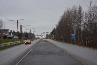 Karlebyvägen i Smedsby, riktning S.