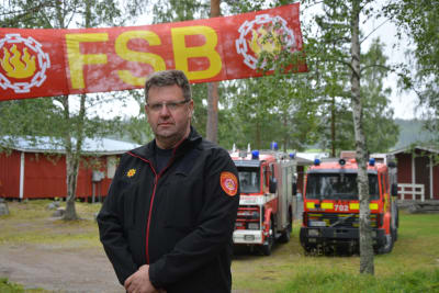 Roger Roos är med på brandkårsläger i Vasa.