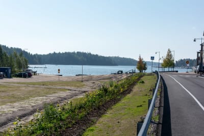 Bostadsområde vid strand.