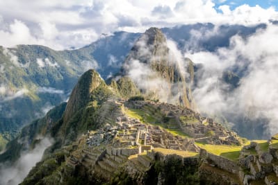Bild tagen från öuften av inkaruinerna i Macchu Picchu i Peru uppe i bergen. 