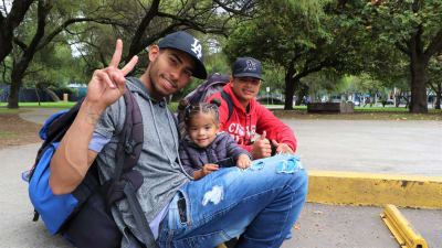 Jesús Rondón hittar inte längre jobb i Ecuador där han jobbade som papperslös när han kom för fyra år sen. Här med dottern Davianna och brorsonen Otoniel Lopéz.