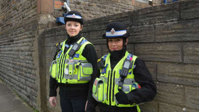 Paulina Karkocha och Magdalena Kozubska jobbar inom poliskåren i Wales.