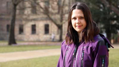 Anna Feiler i slottsparken i Erlangen