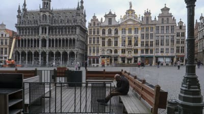 Ett tomt Grand Place i centrala Bryssel.