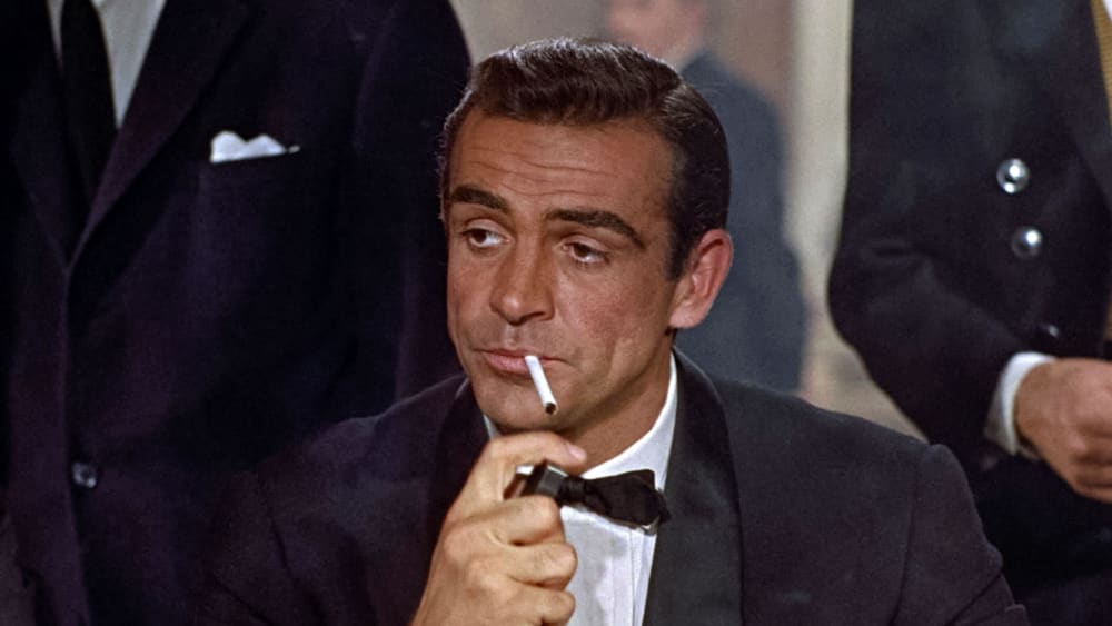 James Bond som röker